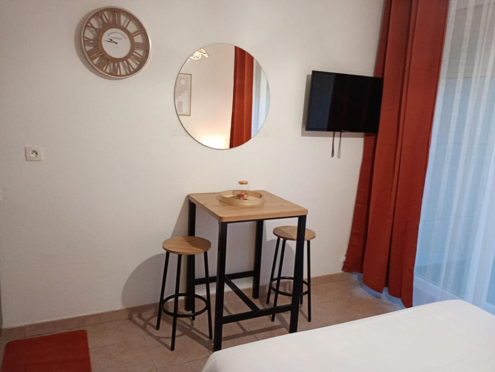 B010 Disneyland Paris France Apartment *